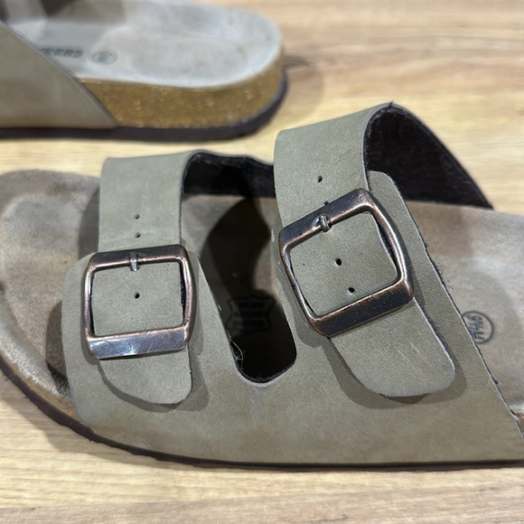 Olive cushionaire women’s lane cork footbed sandal bronze green taupe leather - Picture 8 of 9